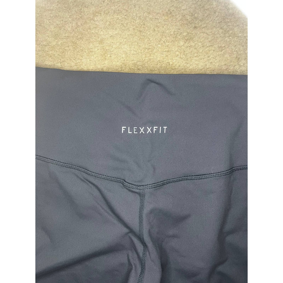 FlexxFit Leggings - Picture 3 of 4
